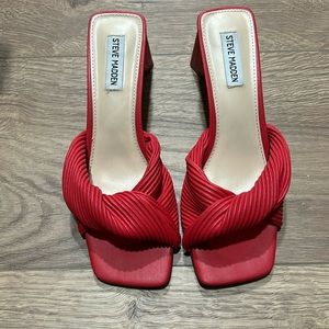 Steve Madden Red Knot Gomaz Block Heel Sandals